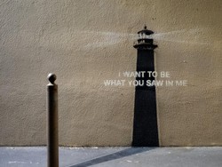 Banksy Kembali Beraksi, Muralnya Muncul Lagi di Jalanan