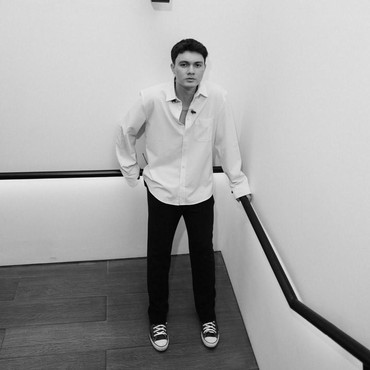 Profil dan Agama Nyoman Paul Pacar Baru Keisya Levronka