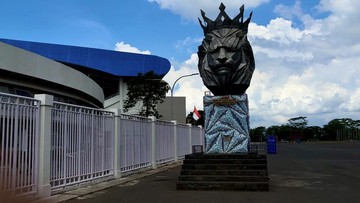 Sorotan Dunia Olahraga CNN Sport : Patung Singa di Stadion Kanjuruhan Dipindah