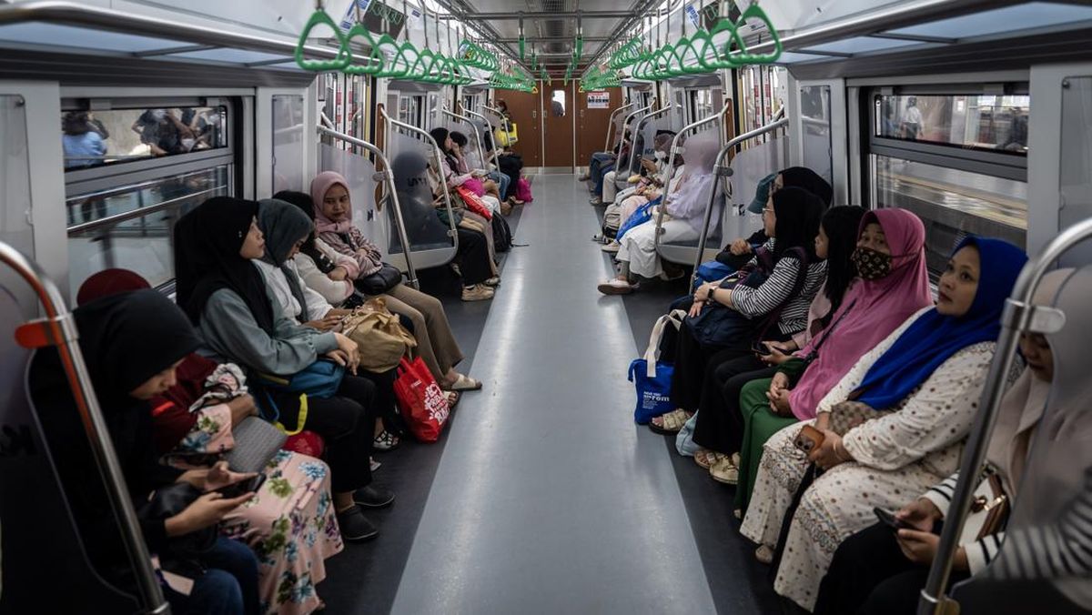 Pakar: Usul Gerbong Krl Perempuan Pindah Ke Tengah Itu Ide Absurd