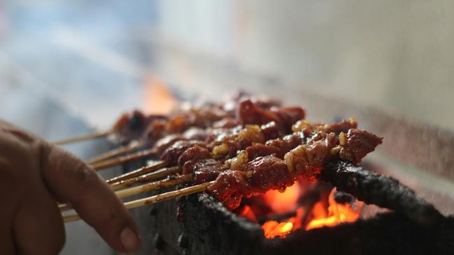 Daging kambing terbukti kaya akan nutrisi. Namun orang yang memiliki penyakit tertentu sebaiknya menghindari daging kambing.