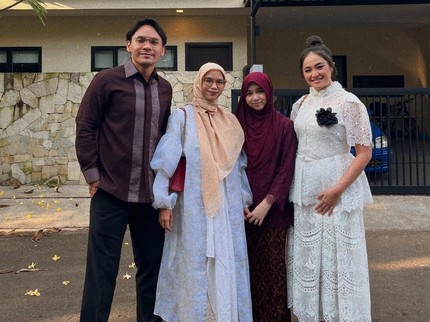 7 Potret Haru Anak Artis Lulus SD Tahun 2025, Putri Marshanda hingga Natasha Rizky