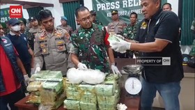 VIDEO: 4 Nelayan Temukan 35 kg Sabu Terapung Tengah Laut