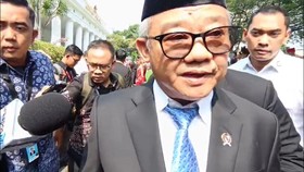 VIDEO:Mendikdasmen Buka Suara Soal Putusan MK Pendidikan Dasar Gratis