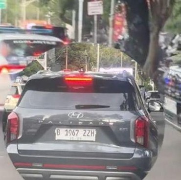Viral Video Mobil Pelat Pejabat Dikawal dari Salon, Nama Azizah Salsha Terseret