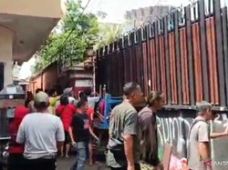 Pedagang dan Sekuriti TMII Bentrok gegara Larangan Jualan, Bakal Dimediasi