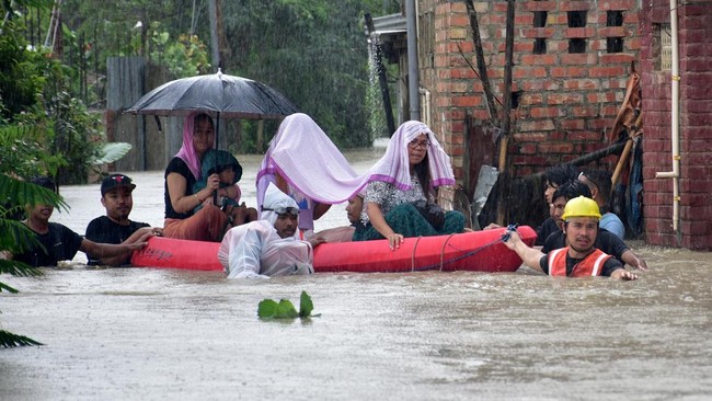 Banjir Bandang-Longsor Terjang India, Lebih dari 30 Orang Tewas Setidaknya 34 orang tewas imbas banjir bandang yang menerjang sejumlah wilayah di India dan menyebabkan longsor dalam beberapa hari terakhir.