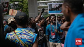 Temui Pigai, Warga Papua Serahkan 7 Tuntutan