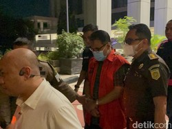 Gratifikasi Eks Kabid Dinas PU Surabaya Terkait Pengadaan Proyek