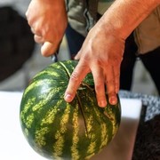 Jangan Dibuang Dulu! Kulit Semangka Punya Banyak Manfaat yang Nggak Banyak Orang Tahu