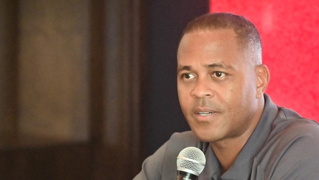 Patrick Kluivert mengaku terkejut mengetahui duel Timnas Indonesia vs Arab Saudi dalam ronde empat Kualifikasi Piala Dunia 2026 dipimpin wasit asal Kuwait.