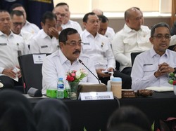 Menteri Agus ke Jajaran: Kalau Tak Mampu Berprestasi, Jangan Buat Masalah!