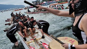 FOTO: Seru dan Semarak Festival Perahu Naga Hong Kong