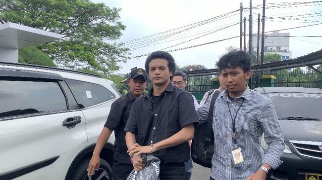 Ini Keutamaan Surat Al-Baqarah yang Dibaca Vadel Badjideh di Depan Jaksa