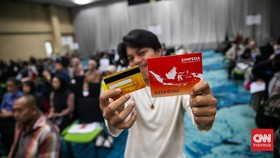 FOTO: Pemprov DKI Jakarta Bagi-Bagi Kartu Jakarta Mahasiswa Unggul