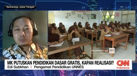 VIDEO: MK Putuskan Pendidikan Dasar Gratis, Kapan Realisasi?