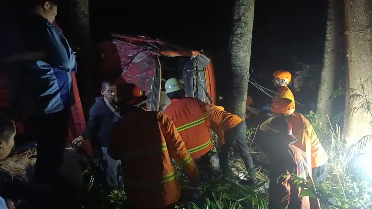 Truk Muatan Solar Terguling di Bali Akibat Rem Blong, Sopir Tewas