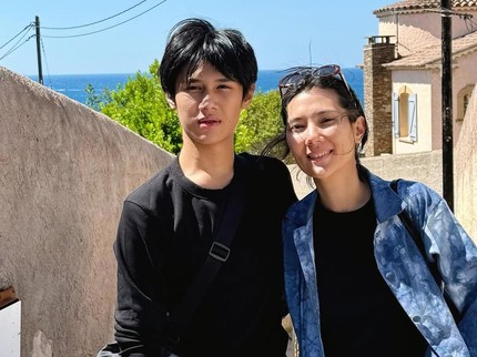Sarah Diorita Istri Eross Candra 'Sheila on 7' Pulang Kampung ke Prancis Bersama Sang Putra, Intip Potretnya