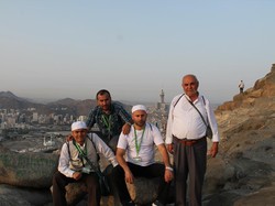 Niat Mau Umrah Tatang Malah Ditawari Naik Haji Tanpa Antre dari Belanda
