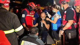 VIDEO: Gedung di Samarinda Terbakar, 7 Tamu Hotel Alami Sesak Napas