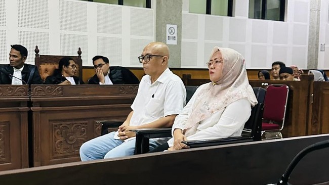 Majelis hakim menjatuhkan pidana kepada dua terdakwa kasus korupsi pembangunan tempat evakuasi sementara (TES) atau selter tsunami di Nusa Tenggara Barat.