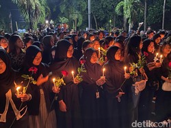 Ratusan Mahasiswa Unila Gelar Aksi Seribu Lilin Tuntut Keadilan untuk Pratama