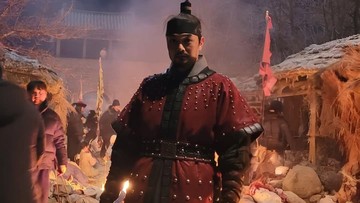 5 Potret Tampan Seo Do Young, Pemeran Palcheokgwi Roh 2,5 Meter di Drakor The Haunted Palace
