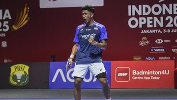 Liputan Olahraga CNN Sport : FOTO: Jonatan dan Alwi Farhan Lolos ke 16 Besar Indonesia Open 2025