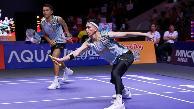 Fajar Alfian/Muhammad Rian Ardianto gagal melaju final Indonesia Open 2025 usai dipaksa menyerah wakil Korea Selatan Kim Won Ho/Seo Seung Jae di semifinal