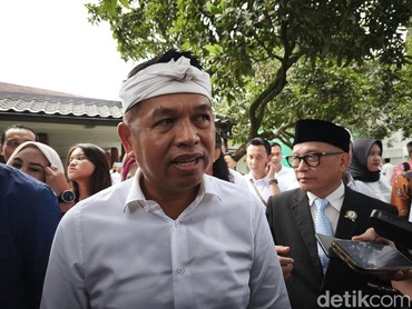 img-title Viral Video Kades Nyawer di Kelab Malam, Dedi Mulyadi Beri Komentar Menohok