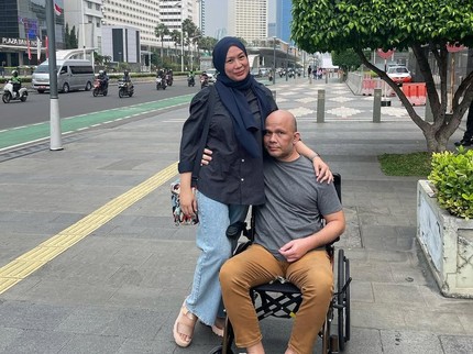Intip 5 Potret Tebaru Harry Pantja Host Dunia Lain Usai Alami Stroke 9 Th