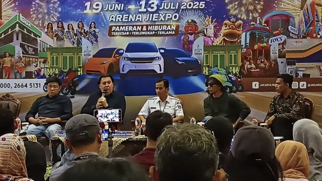 Penyelenggaraan Jakarta Fair Kemayoran 2025 harus mundur selama tujuh hari karena ada event pameran Indo Defence yang diadakan Kementerian Pertahanan.