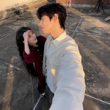 Lirik Lagu A Beautiful Person - IU