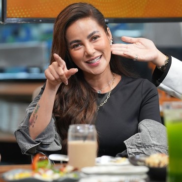 Olla Ramlan Akui Kini Punya Pacar Jauh Lebih Muda