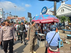 Disentil Dedi Mulyadi, PKL di Kawasan Trusmi Mulai Ditata