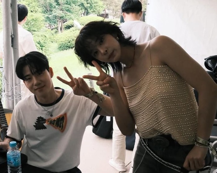 Seol In Ah sendiri memang dikenal sebagai salah satu aktris multitalenta. Selain memiliki kemampuan akting yang apik, ia juga lihai memainkan beberapa alat musik dan menyanyi bak idol K-Pop./ Foto: instagram.com/_seorina