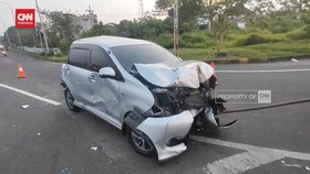 VIDEO: Truk Tabrak 9 Kendaraan di Lampu Merah. 1 Tewas, 6 Kritis