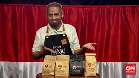 Dunia Baru Umar Patek, Tampil Necis Bersama Kopi Ramu
