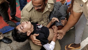 Kabar Sport CNN Terbaru : FOTO: Bencana Parade Juara Kriket di India, 11 Orang Meninggal