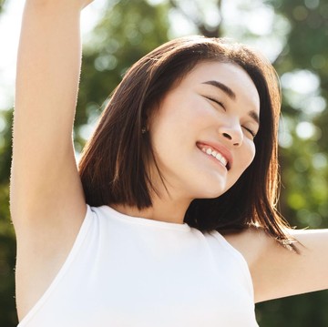 5 Trik yang Bisa Membuat Kamu Wangi Sepanjang Hari, Mudah Diterapkan!