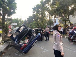 Tabrakan Maut di Bogor: Microsleep Bikin Mobil Bertumpukan