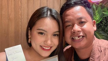 Berita Seputar Selebriti Insertlive Terkini : Begini Rutinitas Skincare Dustin Tiffani Bareng Istri Sebelum Tidur