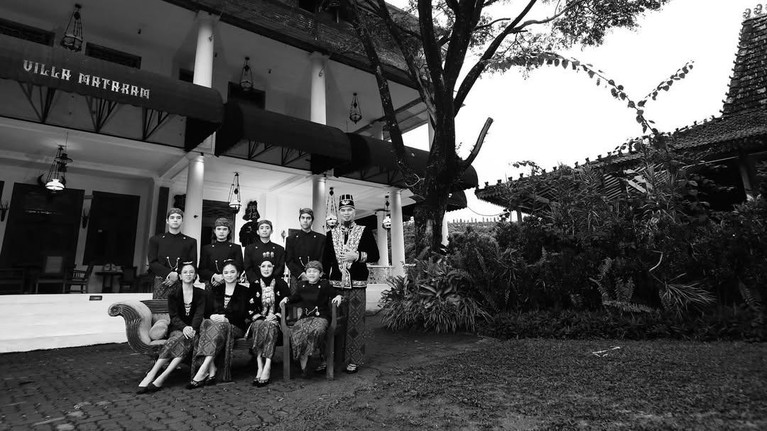 Foto Keluarga Mulan Jameela dan Ahmad Dhani Foto Keluarga Mulan Jameela dan Ahmad Dhani