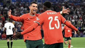 Liputan Olahraga CNN Sport : FOTO: Bikin Gol dan Cetak Rekor, Ronaldo Gembira