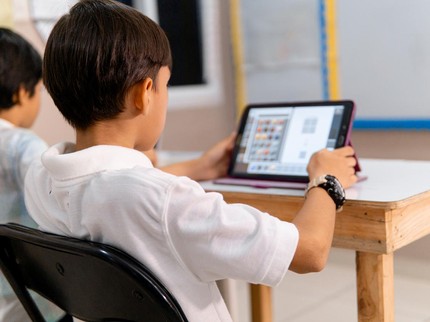 Berbasis Teknologi, Siswa Sekolah Rakyat akan Pakai iPad untuk Belajar