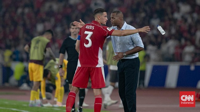 Jay Idzes Salut Dukungan Suporter usai Indonesia Libas China Kapten Timnas Indonesia Jay Idzes mengapresiasi dukungan suporter usai kemenangan atas China di Kualifikasi Piala Dunia 2026.