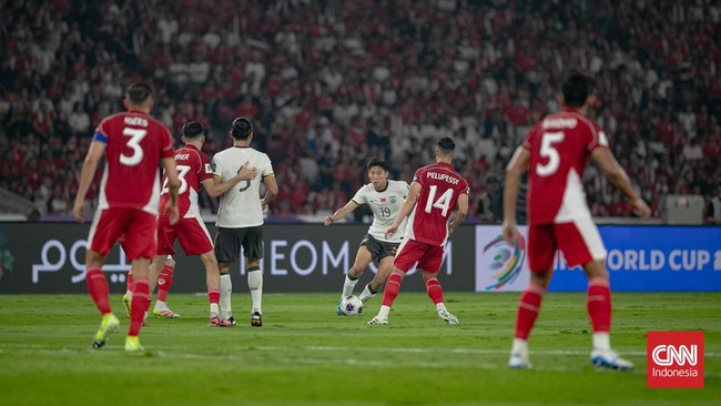 Legenda timnas China, Sun Jihai, murka melihat permainan China saat dikalahkan Timnas Indonesia pada Kualifikasi Piala Dunia 2026 di Jakarta, Kamis (5/6).