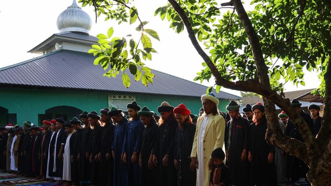 Sebanyak 400 jemaah An-Nadzir melaksanakan Salat Iduladha 1446 Hijiriah, hari ini.