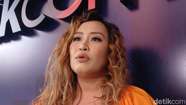 Tolak Bayaran Nyanyi Rp100 Juta, Ini Pekerjaan Pinkan Mambo yang Raup Puluhan Juta Sehari