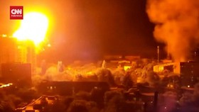 VIDEO: Ngeri! Detik-detik Drone Rusia Hantam 7 Apartemen di Kharkiv
